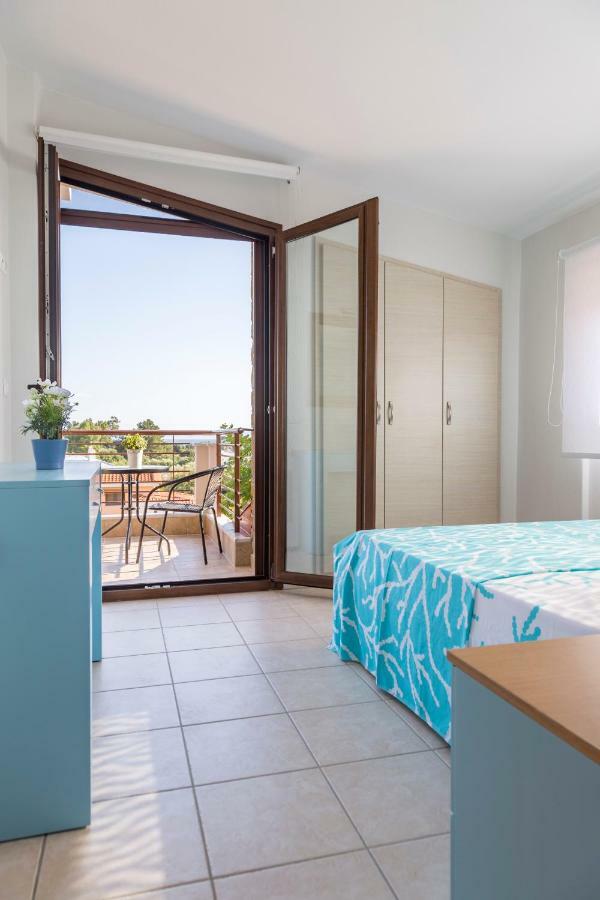 Villa Kristin 2 - 2Min Walk To Great Sandy, Shallow Beach 니키티 외부 사진