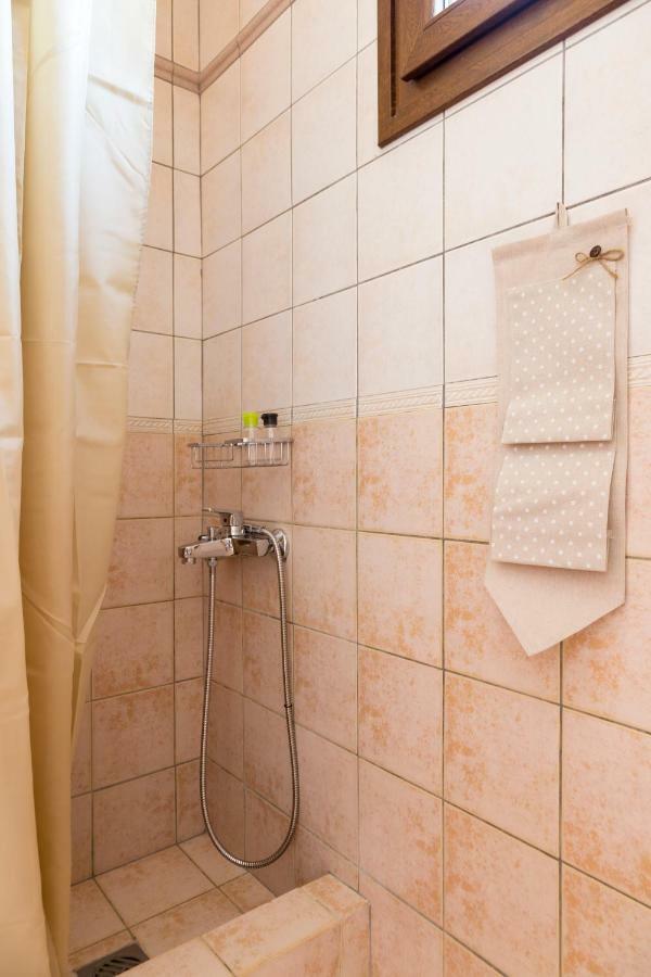 Villa Kristin 2 - 2Min Walk To Great Sandy, Shallow Beach 니키티 외부 사진