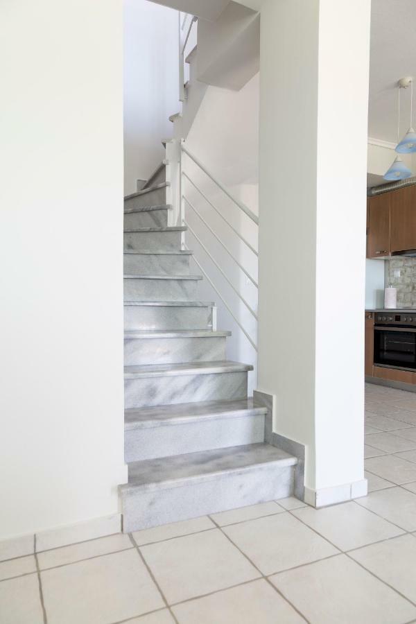 Villa Kristin 2 - 2Min Walk To Great Sandy, Shallow Beach 니키티 외부 사진